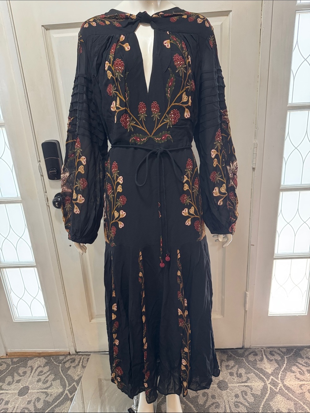 FARM Rio Berry Garden Black Maxi Floral Embroidery Long Sleeves Dress Sz XLarge - Picture 3 of 16